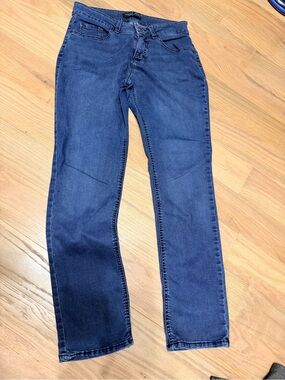 💕 3 for $25 sale Riders by Lee Medium Blue Slim Straight Jeans